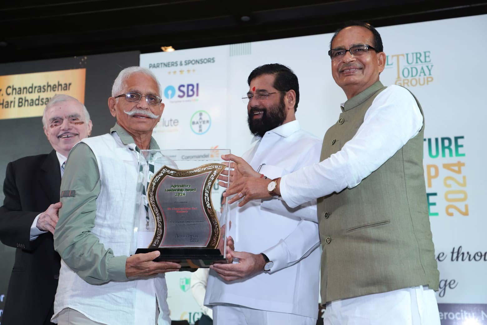 Farmer Leadership Award 2024 by Central Agriculture Minister Shri Shivaraj Singh Chauhan and in the presence of Maharashtra Chief Minister Shri Eknathji Shinde Saheb